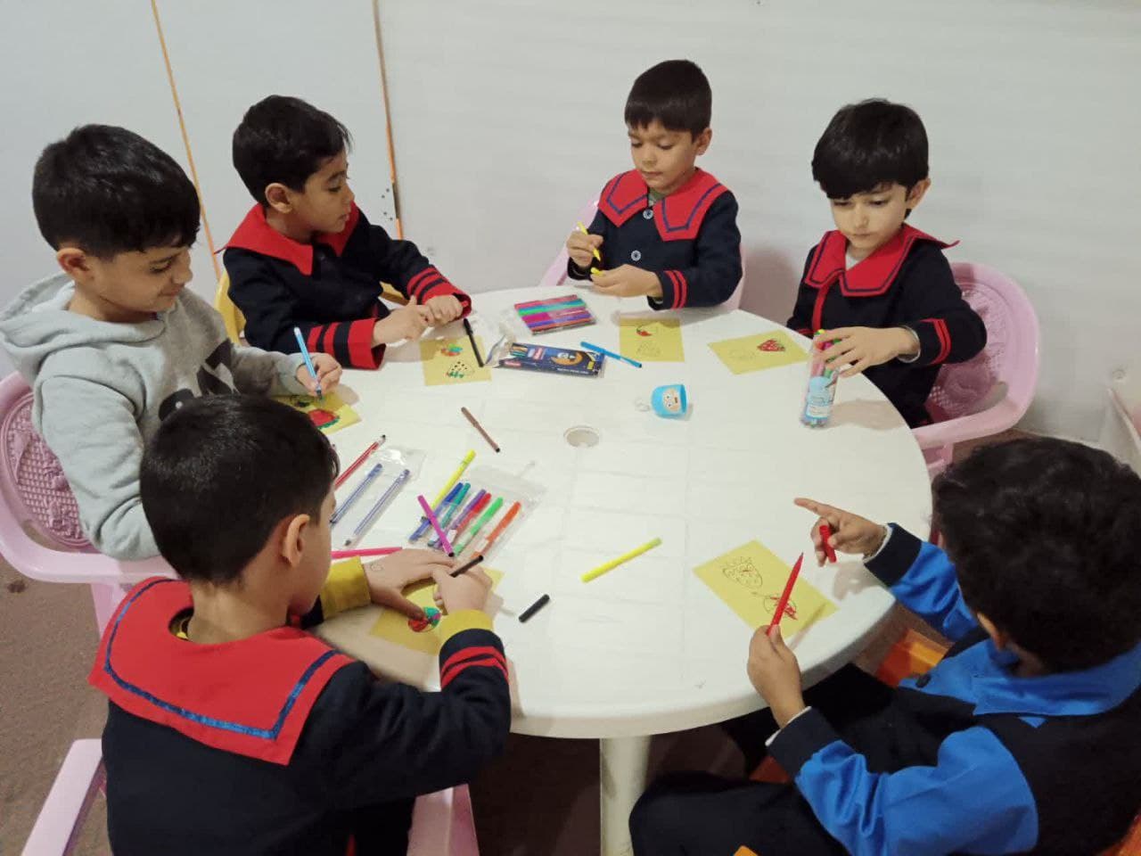 مهدکودک و پیش دبستانی شفق