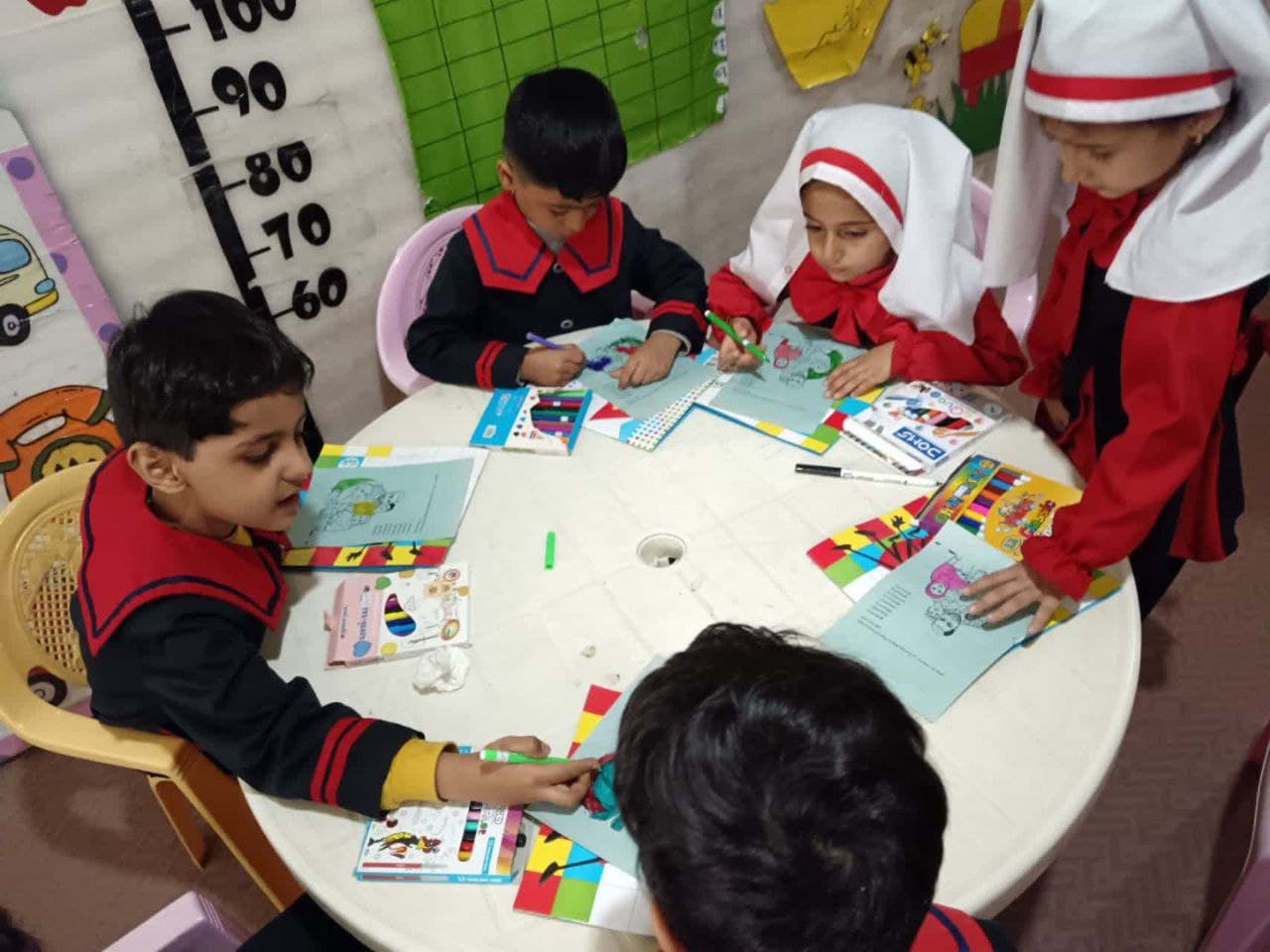 مهدکودک و پیش دبستانی شفق