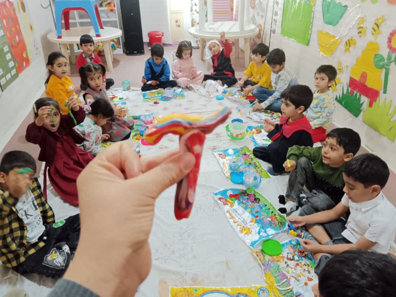 مهدکودک و پیش دبستانی شفق