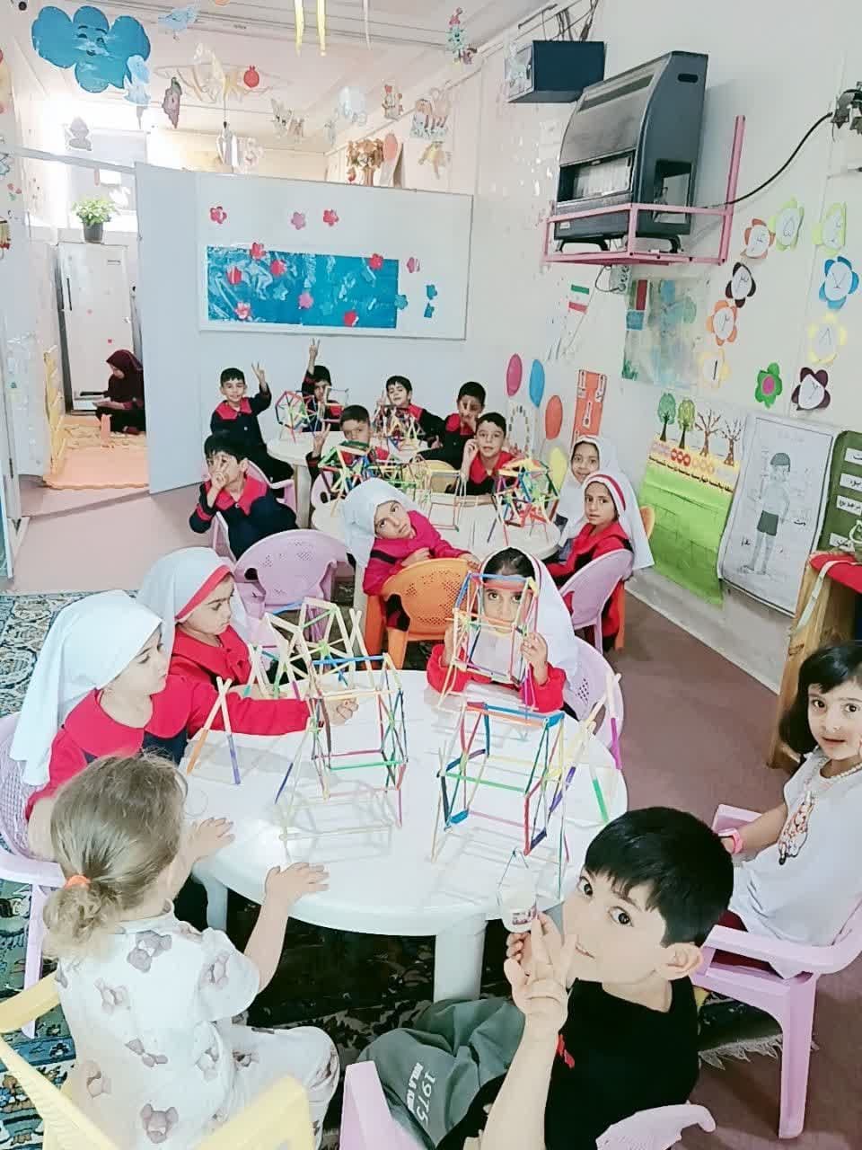 مهدکودک و پیش دبستانی شفق