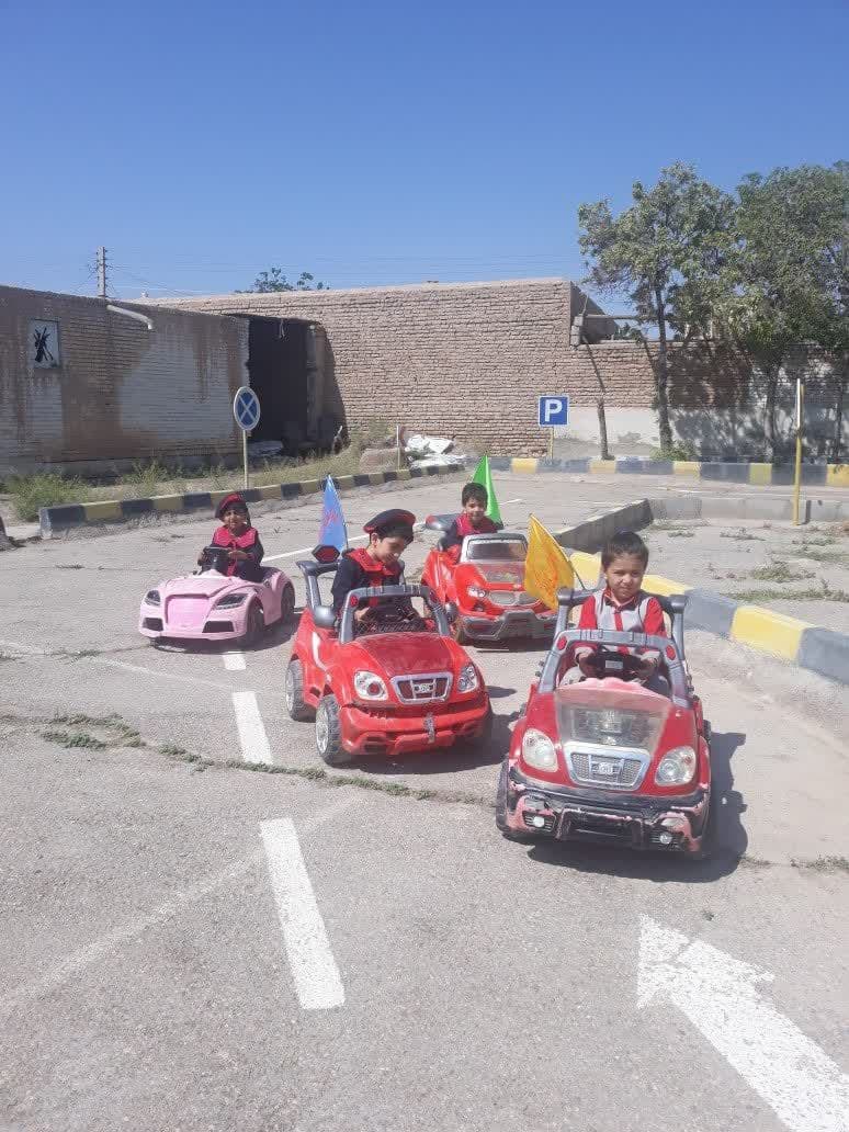 مهدکودک و پیش دبستانی شفق